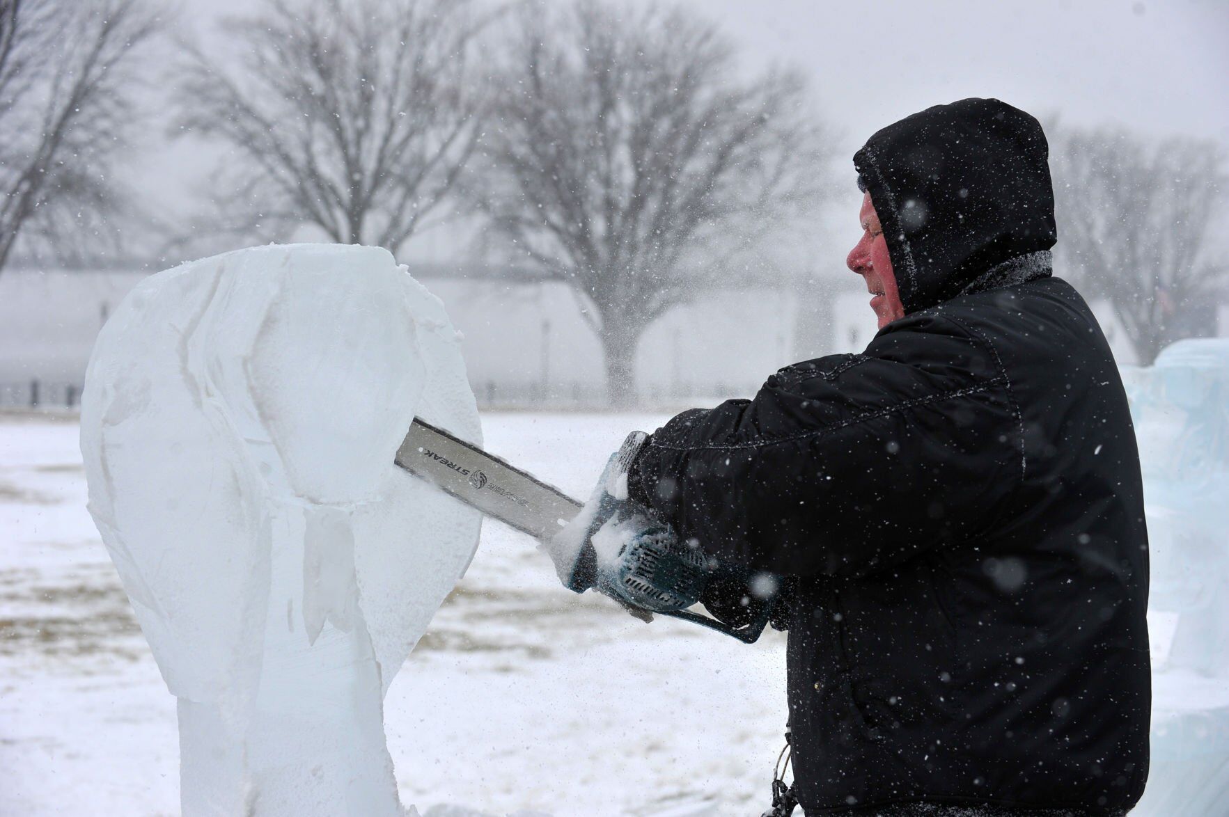 011422-qc-nws-icestravaganza-072